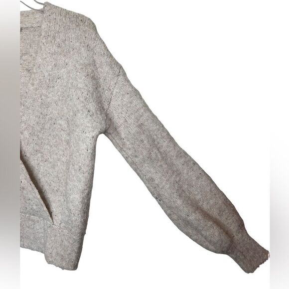 Astr Cream Long Sleeve Fuzzy Boucle Wool Blend Faux Wrap Sweater Size Large - Picture 7 of 10